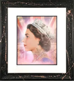 Elizabeth Royal - Lenticular - Black Edition - Framed