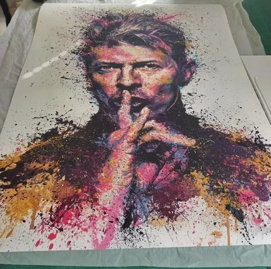 She Says Shhhh - David Bowie She Says Shhhh - David Bowie