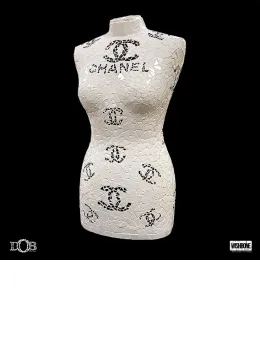 Chanel Mannequin - Sculpture