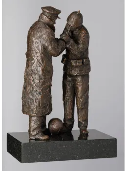 Match Of The Day (1914 Christmas Truce) - Bronze